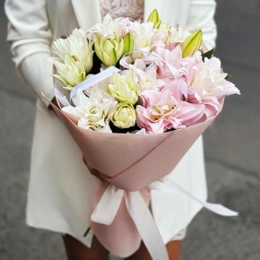Букет из 7 пионовидных лилий в Раменском