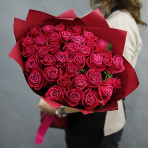 Букет из 35 малиновых роз Шангрила (50 см) в Раменском
