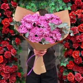 Букет  "Гармония" из 7 хризантем с эвкалиптом в Раменском