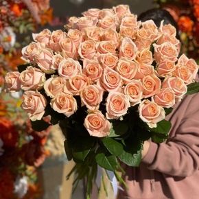 Букет из 51 персиковой розы (60 см) в Раменском