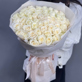 Букет "Белый мотылёк" из 51 белой розы (60 см) в Раменском