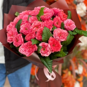 Букет из 25 махровых пионовидных роз Риджентс парк  (60 см) в Раменском