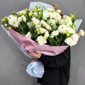 Букет "Изысканность" из 31 белой эустомы в Раменском