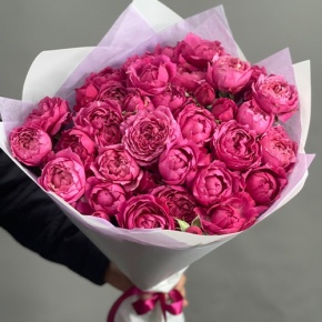 Букет из 11 кустовых пионовидных роз Джульетта в Раменском