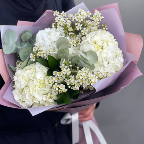 Букет "Суприм" из гортензий и хамелациума в Раменском