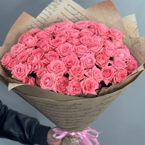 Букет из 15 кустовых коралловых роз (60 см) в Раменском