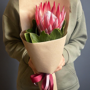 Букет из протеи в крафте в Раменском