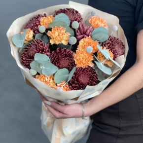 Букет "Персиковый раф" из хризантем Бигоуди, краспедии и диантусов в Раменском