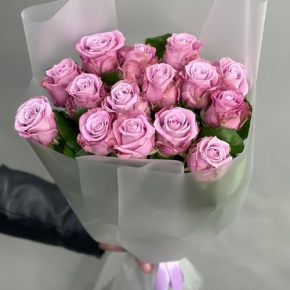 Монобукет из 15 малиновых роз Меритим (50 см) в Раменском