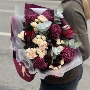 Букет "В каждом мгновении" из хризантем Бигоуди, кустовых роз, сафари, гербер Экзотик и диантусов в Раменском