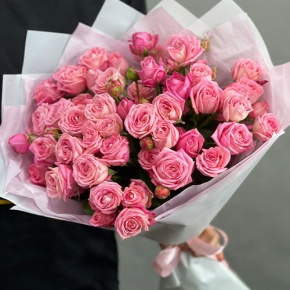 Букет из 11 нежных кустовых роз в Раменском