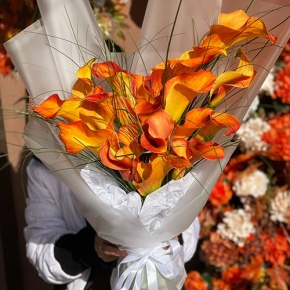 Монобукет из 21 оранжевой каллы в Раменском