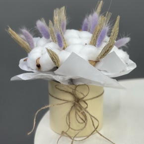 Композиция в шляпной коробке из хлопка, лагуруса и пшеницы (Сухоцвет) в Раменском