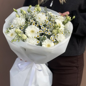 Букет "Вера и надежда" из ромашек, гербер, эвкалипта, диантусов и эустом в Раменском