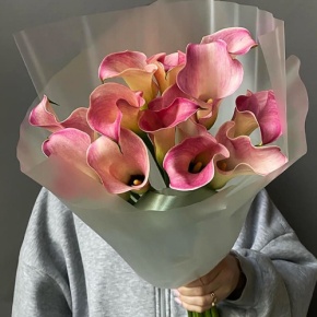 Букет из 13 нежных калл в Раменском