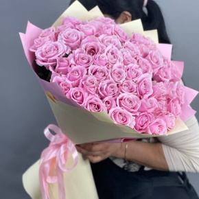 Букет из 51 пастельной розы Аваланж (60 см) в Раменском