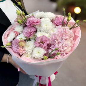 Букет "Табу" из хризантемы, Голландской гортензии и эустомы в Раменском