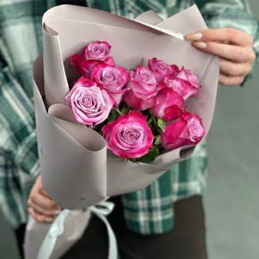 Букет "Сесилия" из 9 фиолетовых роз кения (40 см) в Раменском