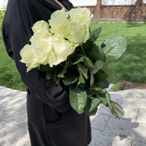 Букет из 9 белых роз (70 см) в Раменском