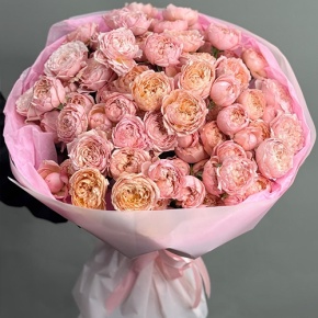 Букет из 35 кустовых пионовидных роз Джульетта (60 см) в Раменском