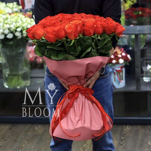 Букет 51 коралловая роза (60 см) в Раменском